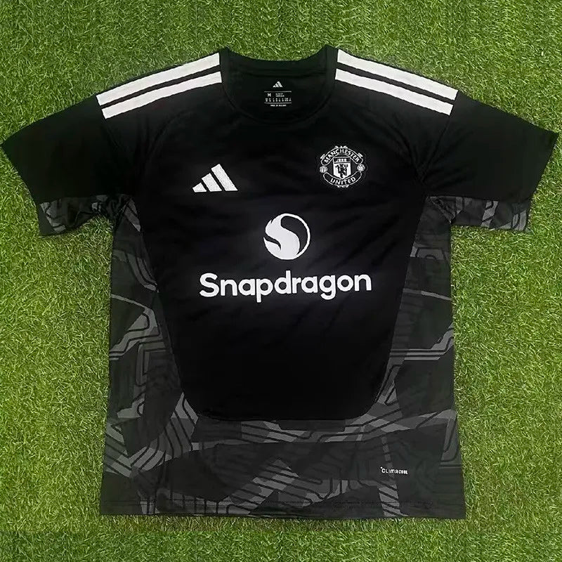 2026-27 Man Utd Black Goalkeeper Fans Soccer Jersey