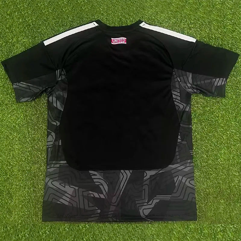 2026-27 Man Utd Black Goalkeeper Fans Soccer Jersey